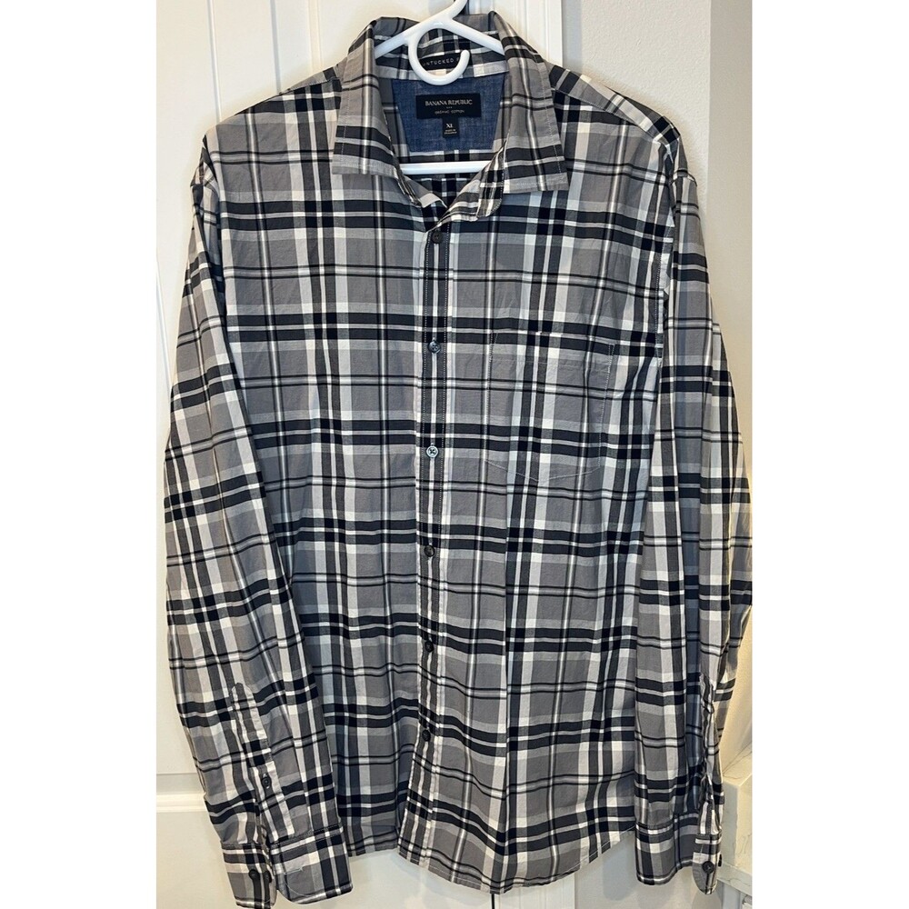 Banana Republic Untucked Men XL Plaid Button Up Shirt Organic Cotton Long Sleeve